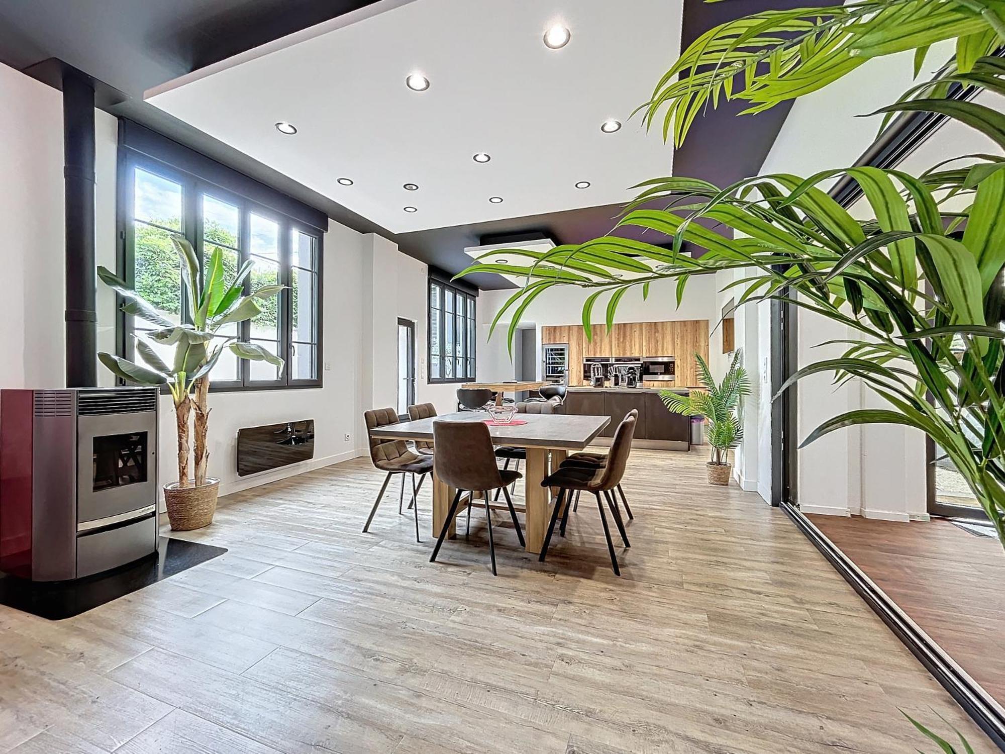 Loft Terrasse Avec Spa Proche Centre Historique Montlucon Ngoại thất bức ảnh