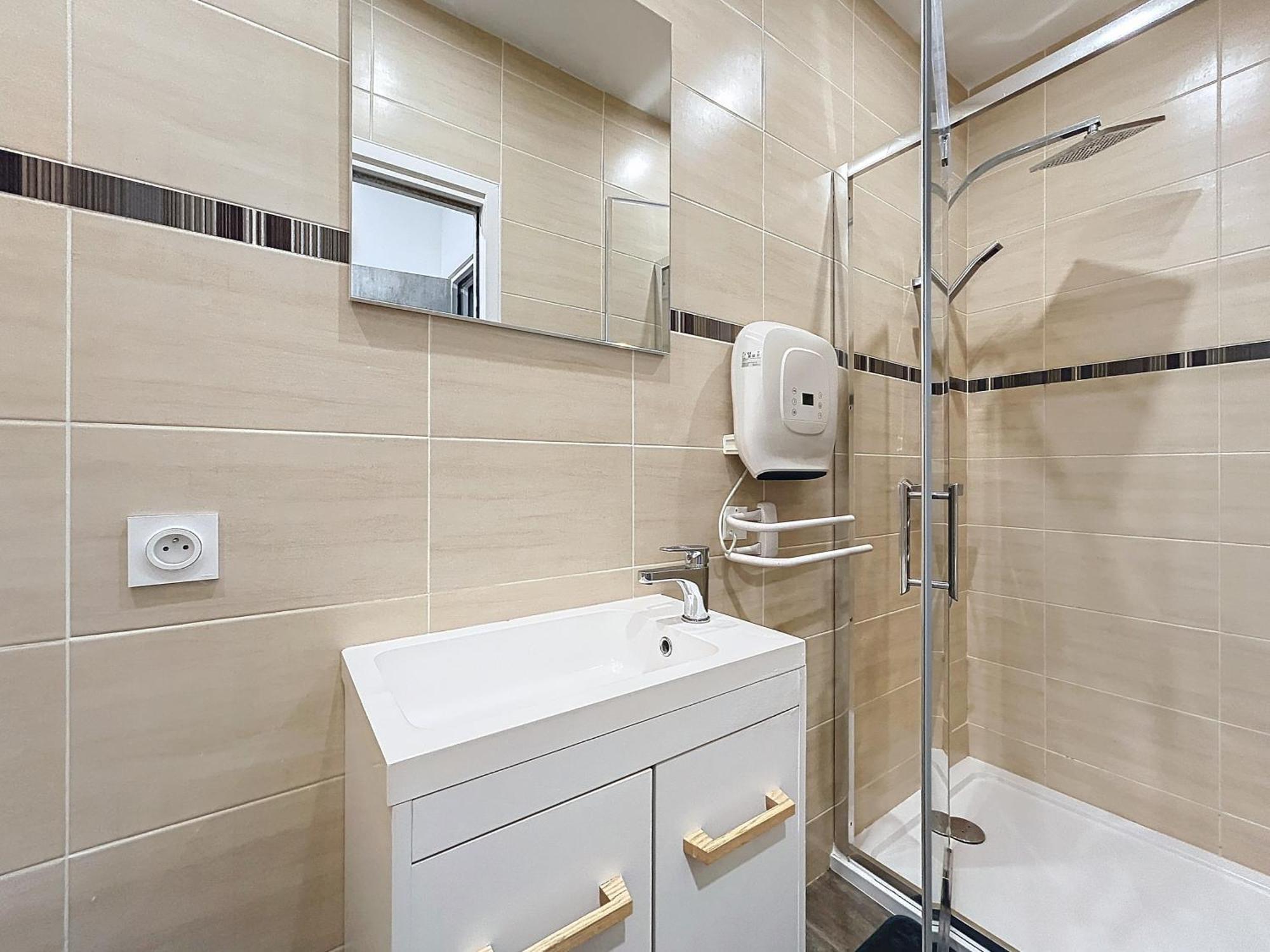 Loft Terrasse Avec Spa Proche Centre Historique Montlucon Ngoại thất bức ảnh