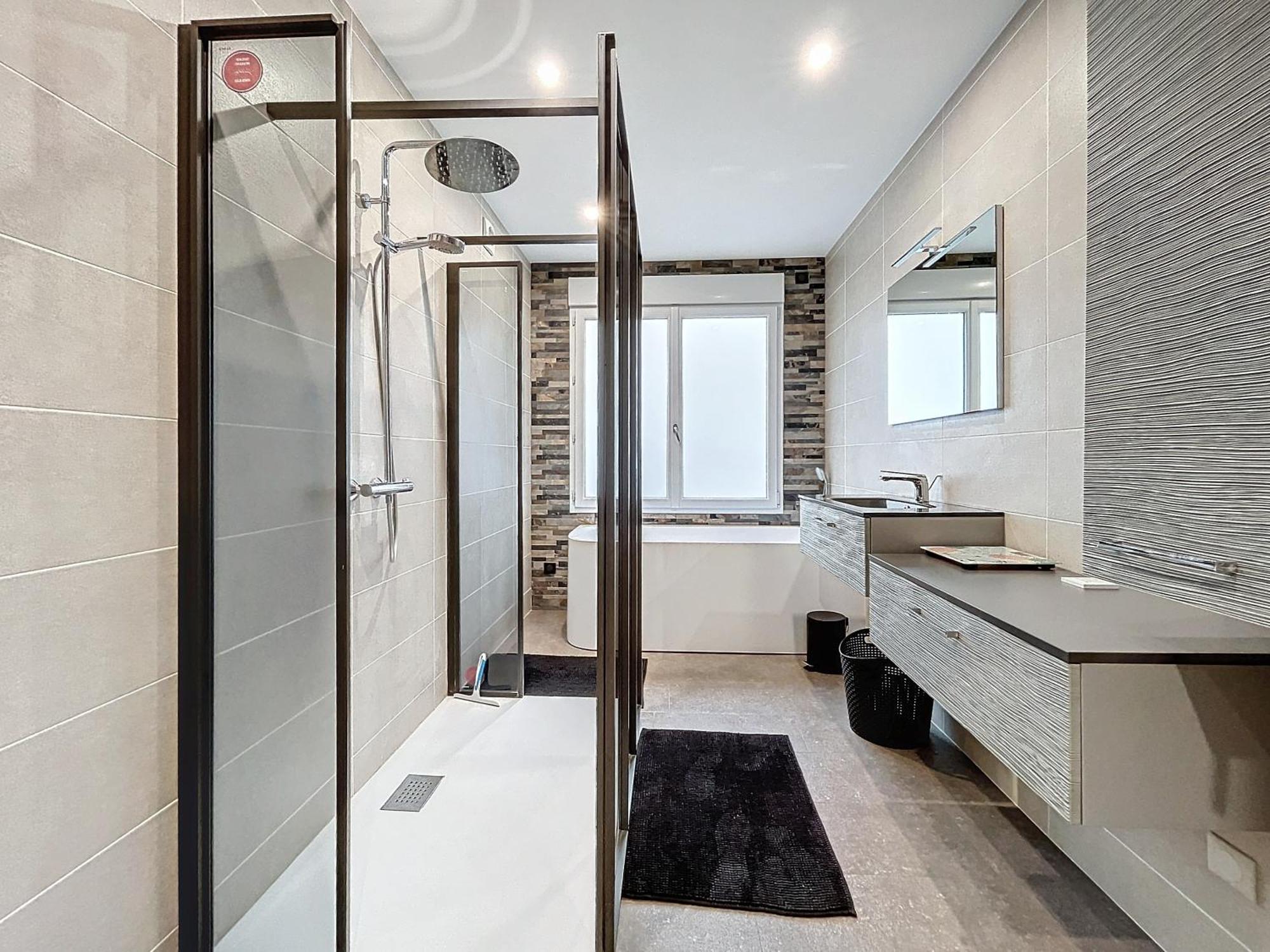 Loft Terrasse Avec Spa Proche Centre Historique Montlucon Ngoại thất bức ảnh
